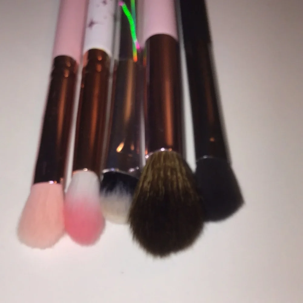 21 piece set of brand new makeup brushes